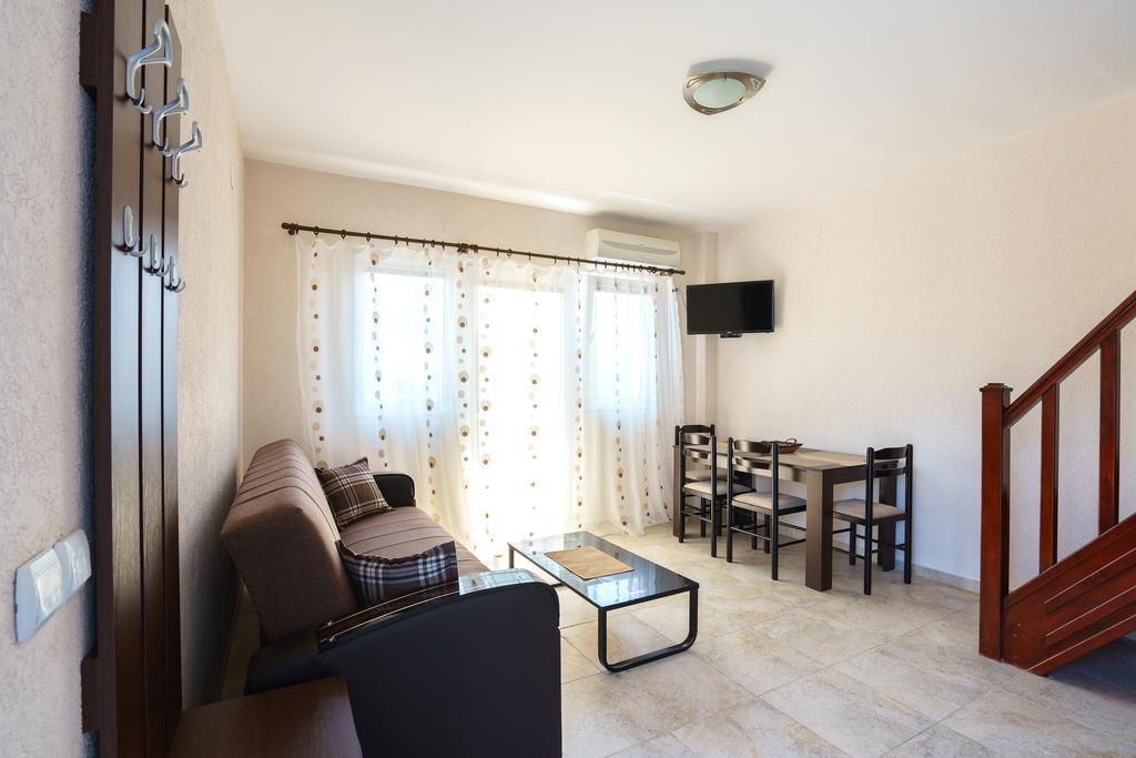 Apartments Lora Bar Luaran gambar
