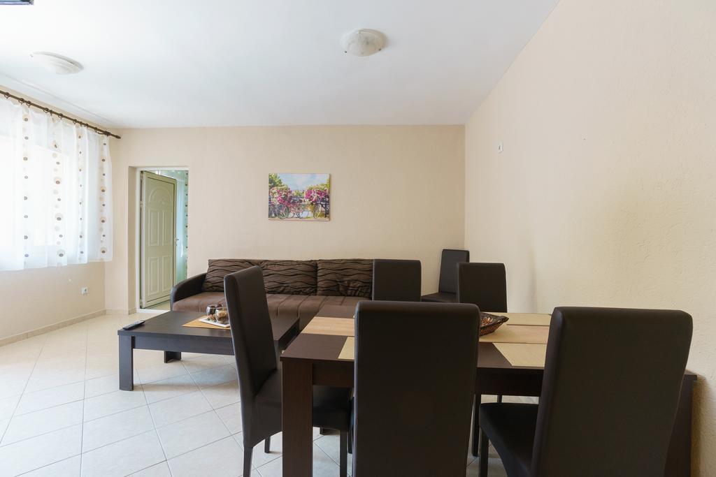 Apartments Lora Bar Luaran gambar